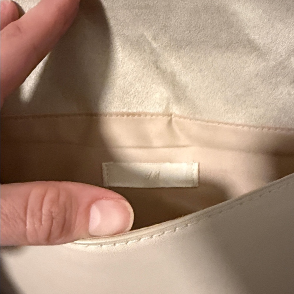 H&M Elegant beige Quilted Crossbody Bag - Picture 2 of 8